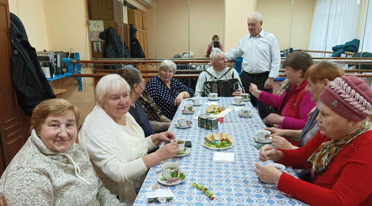В Суземском РДК прошел праздник «Мы живем, чтобы нести миру добро и красоту!»