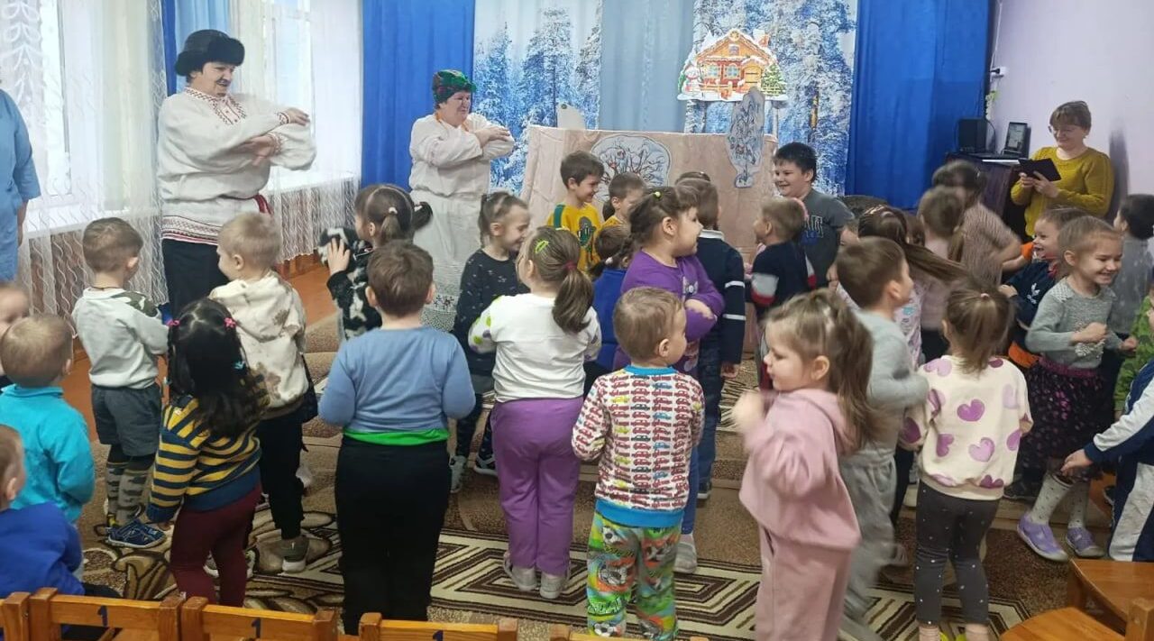 В «Журавушке» специалисты РДК показали новогоднюю сказку