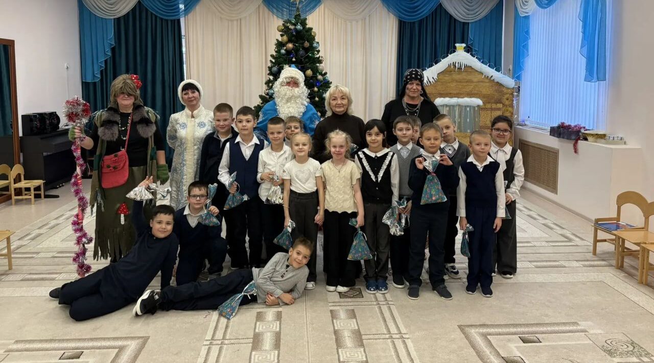 Первоклассники Суземской школы №1 стали участниками «Новогодней сказки»