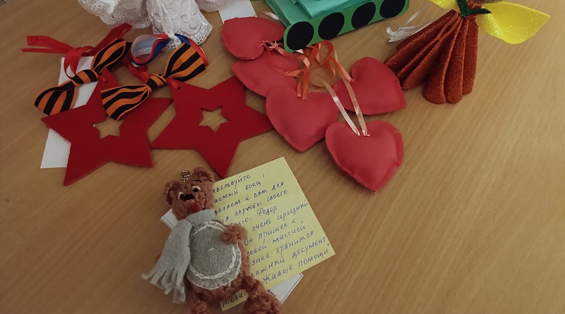 Ребята из Алешковичской школы подготовили сувениры для защитников Родины