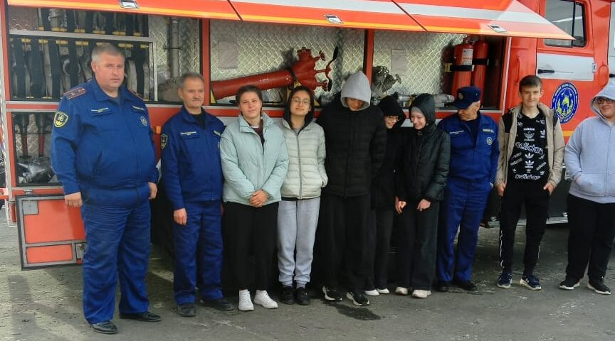 Кокоревские школьники провели один день с героями-огнеборцами 