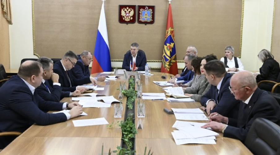 Александр Богомаз назвал обеспечение жильем детей-сирот одной из приоритетных задач