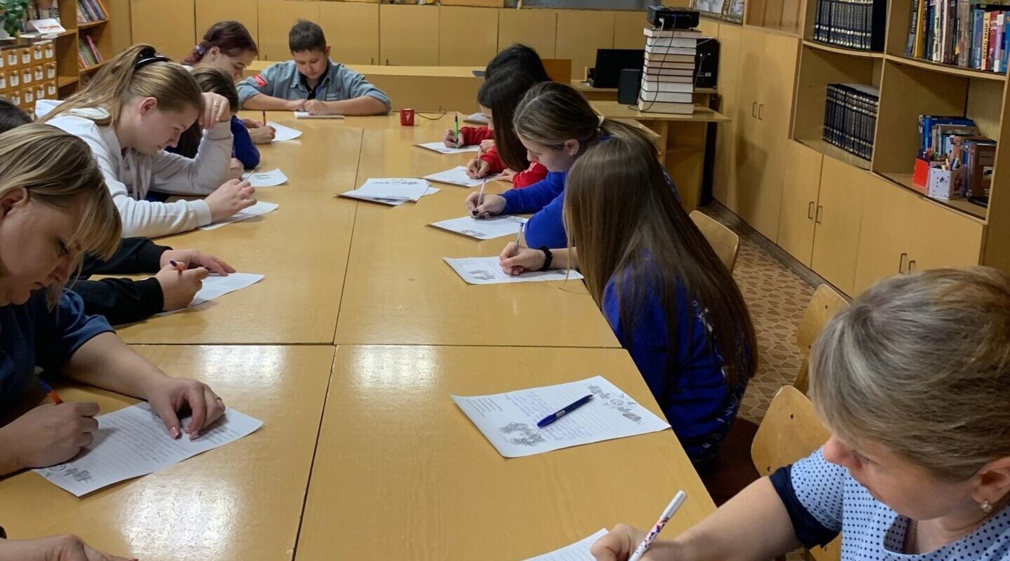 Совет Первых Суземского района отправил письма защитникам Отечества