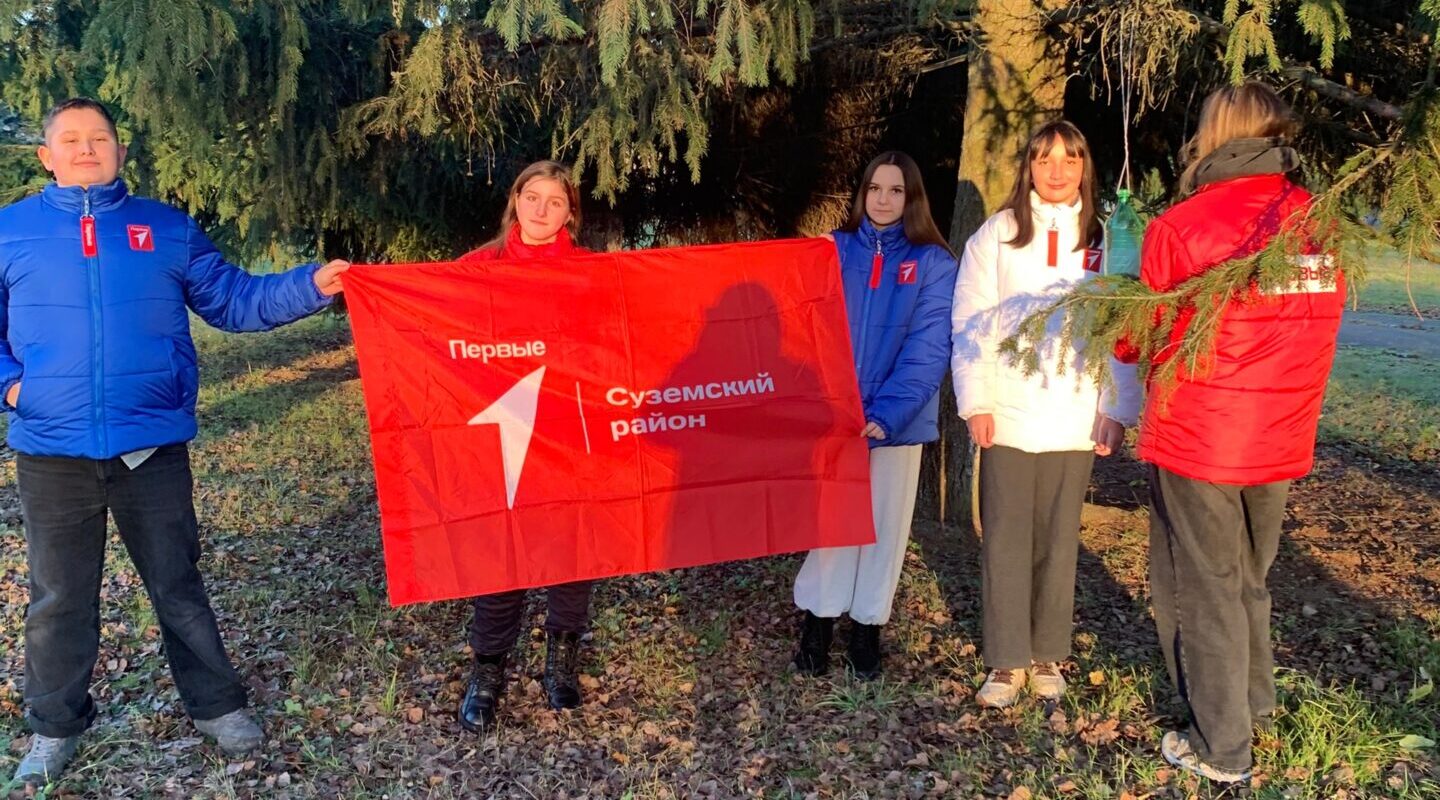 Суземские школьники позаботились о пернатых зимой