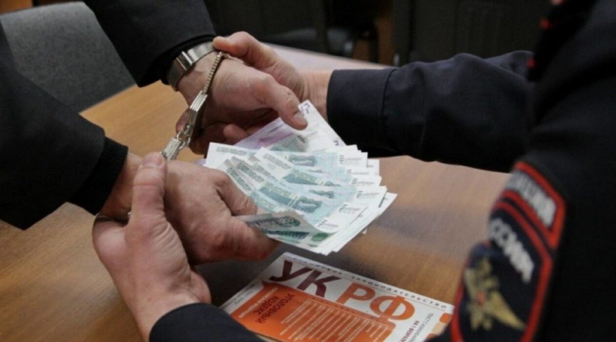 Житель Суземского района пытался дать взятку полицейскому