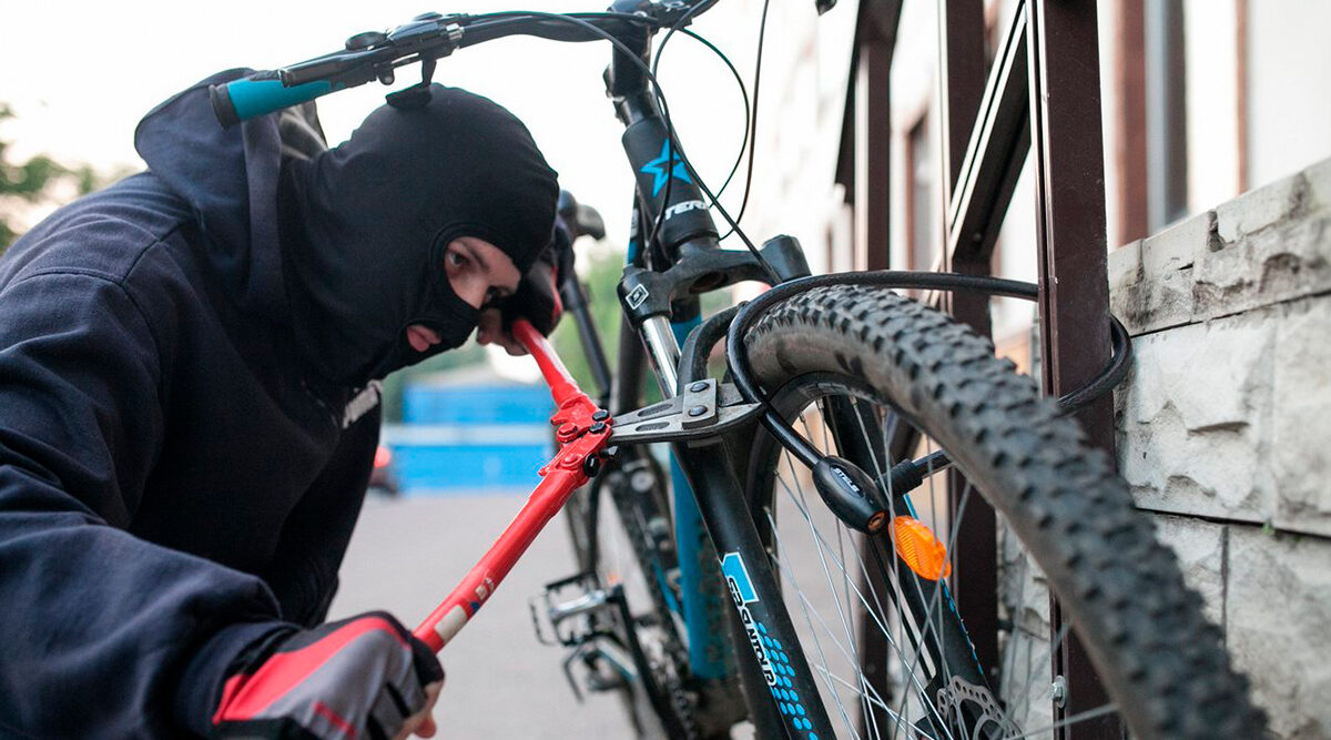 Суземская женщина обвиняется в воровстве велосипеда