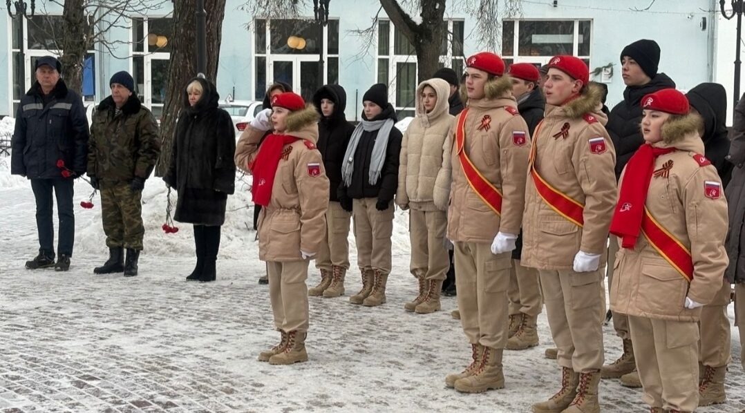Брянск начинает месяц патриотической эстафеты