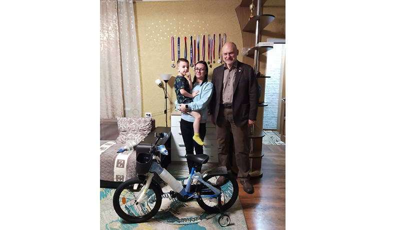 В рамках акции «Елка желаний» у мальчика из Новозыбкова исполнилась заветная мечта