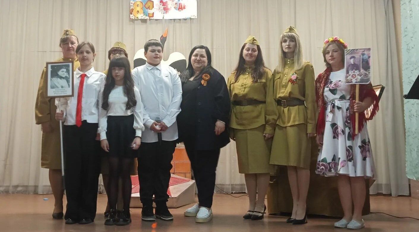 9 Мая на сцене Холмечского СДК звучали «Песни Победы» 