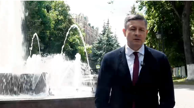 Врио заместителя губернатора Брянской области Егор Ковальчук поздравил брянских выпускников