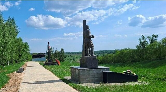 Память защитников Севского района увековечили в обновлённом мемориале