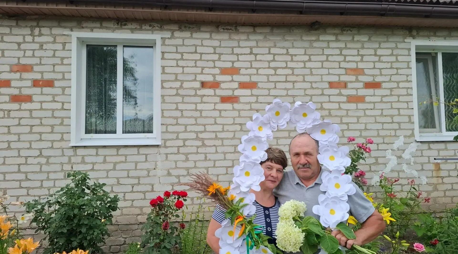 Работники Невдольского СДК поздравили земляков с Днем семьи, любви и верности