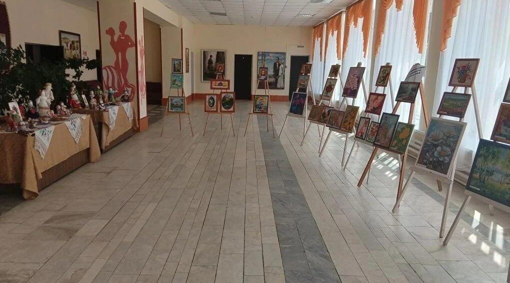 В Суземке открылась выставка декоративно-прикладного искусства