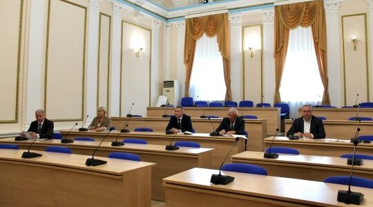 Уборочная страда и сев озимых стали главными темами совещания в правительстве региона