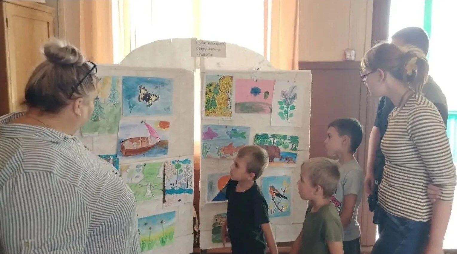 Школьники из Холмечей посвятили вернисаж памятной дате Суземского района