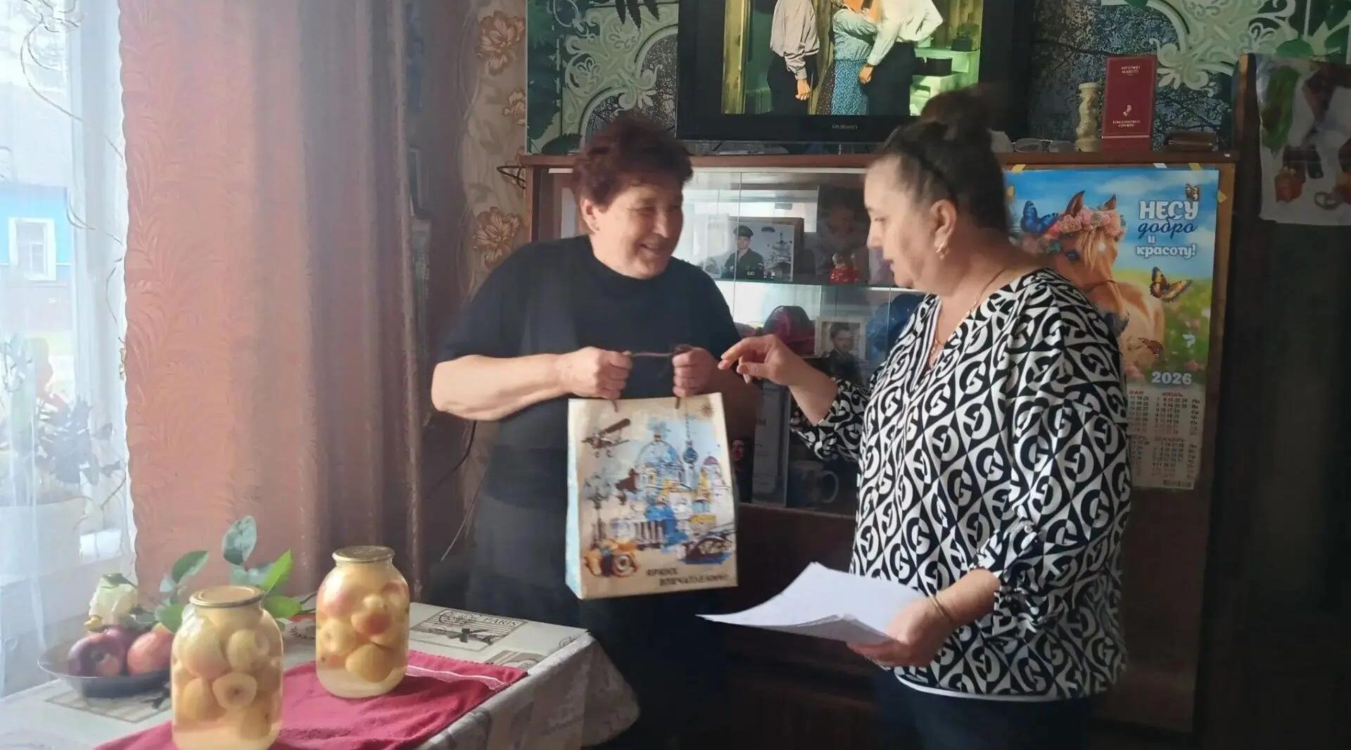 Специалисты Холмечского ДК побывали в гостях у Антонины Павловны Еркиной