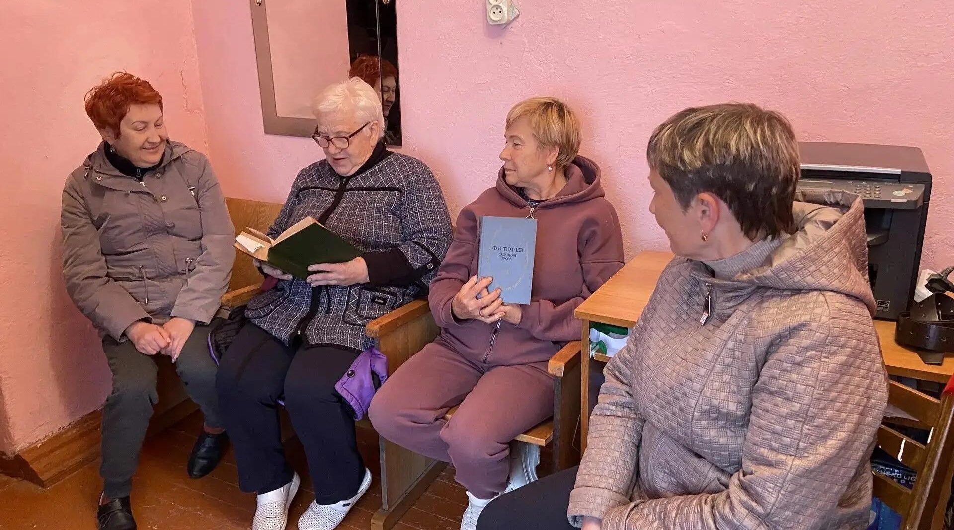 Для гостей Кокоревского Дома культуры устроили поэтический час «Добрые встречи» 