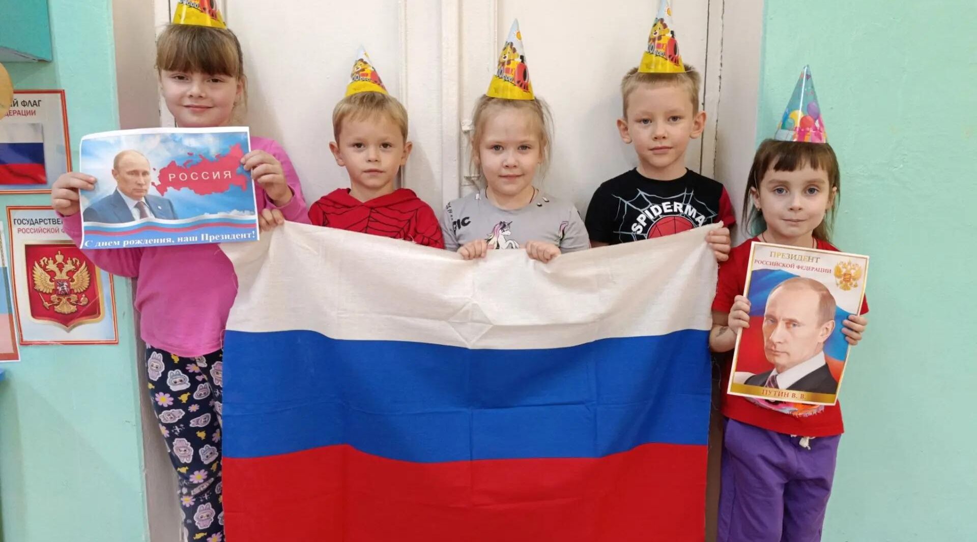 Педагоги «Журавушки» провели с детьми беседы о лидере России