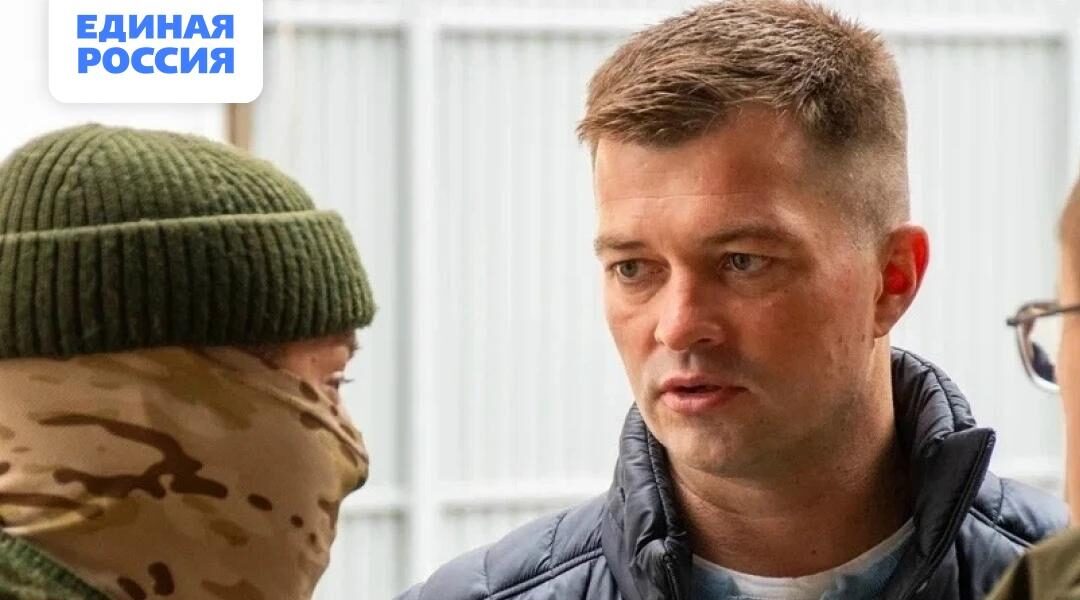 Брянский депутат направил бойцам СВО строительные материалы и письма поддержки