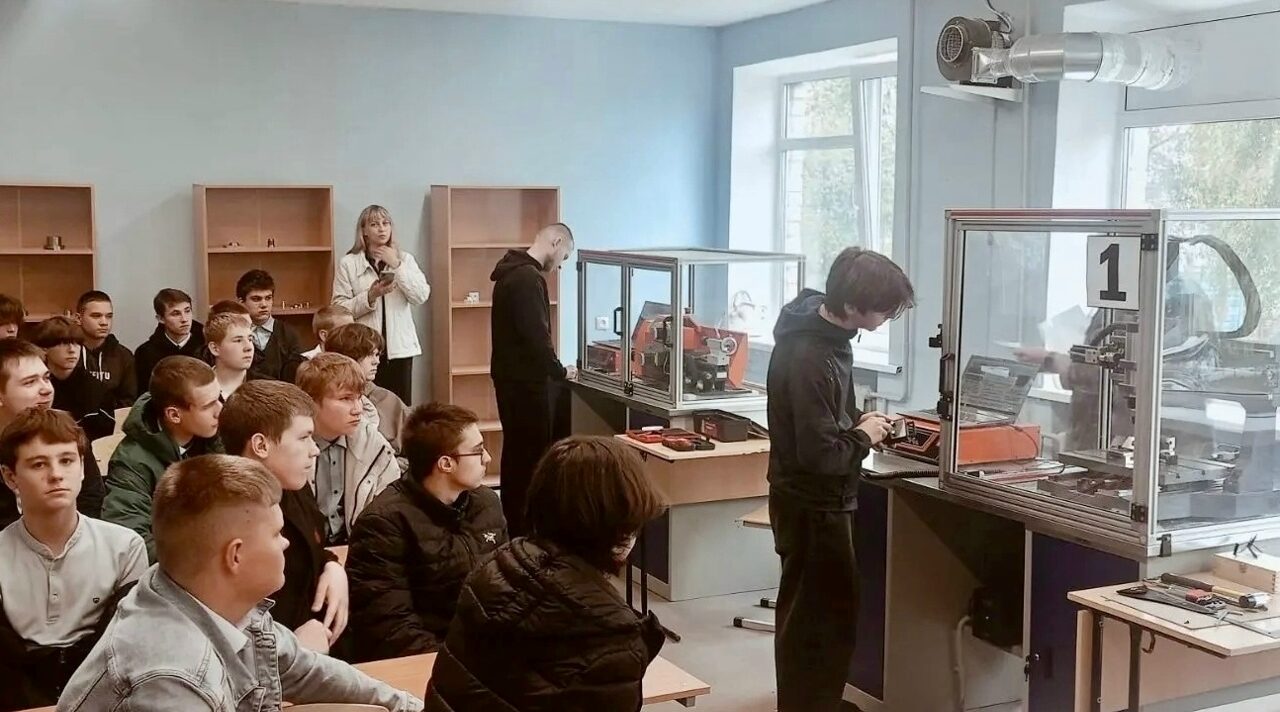 Брянская область подвела итоги месяца профориентации для школьников