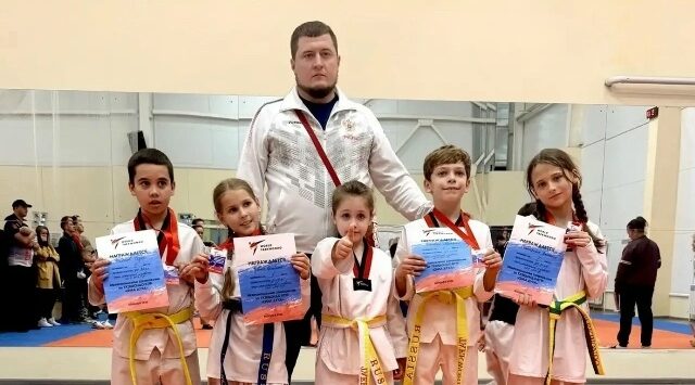 Два золота и два серебра завоевали брянские тхэквондисты в Воронежской области
