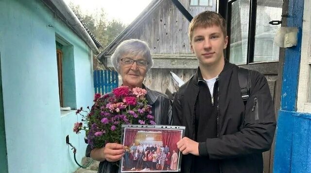 В День учителя поздравления прозвучали в адрес ветеранов Кокоревской школы